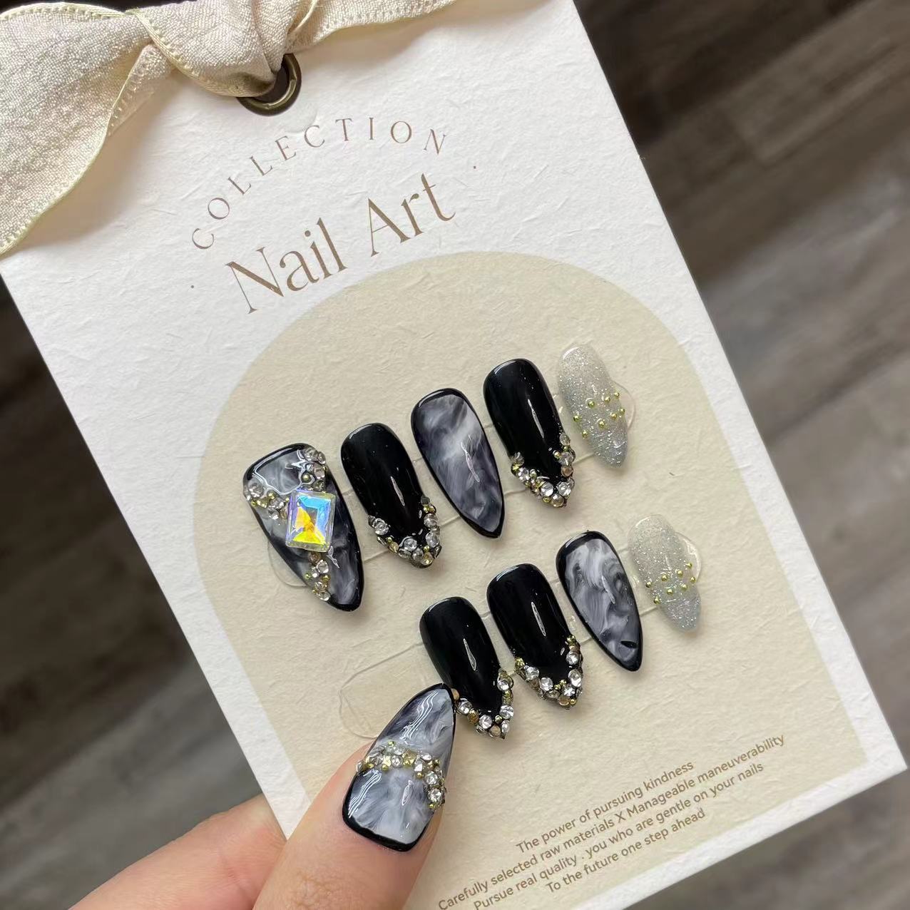 Handmade Press on Nails Black  - đánh giá và giá Nail Art Press On